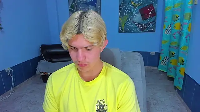 Snapshot of patrik_027 chatting on 11/12/25, 08:04 patrik 027 online show from 11/12/25, 08:04