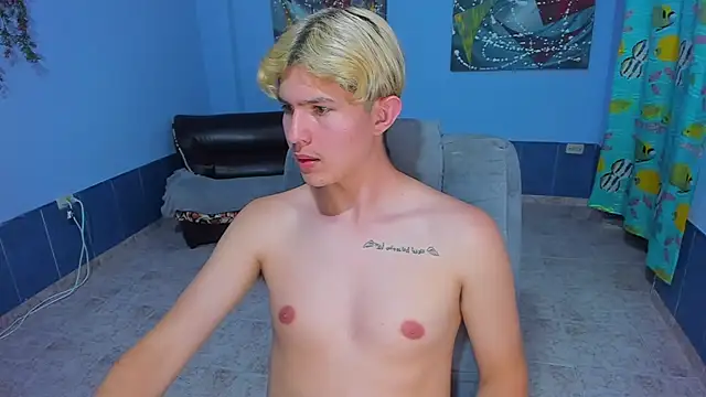 Snapshot of patrik_027 chatting on 11/12/25, 08:08 patrik 027 online show from 11/12/25, 08:08