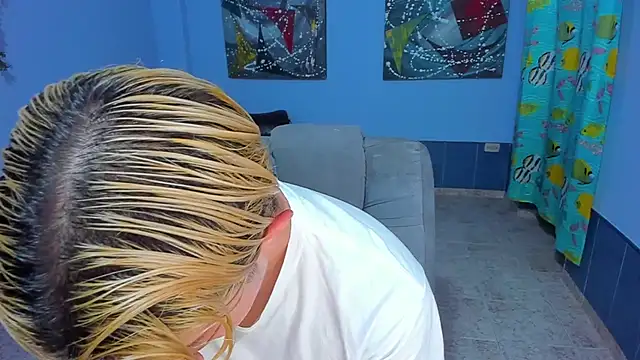 Snapshot of patrik_027 chatting on 11/14/25, 06:39 patrik 027 online show from 11/14/25, 06:39