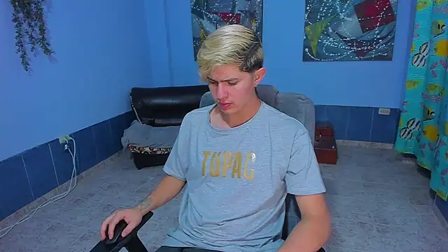 Snapshot of patrik_027 chatting on 11/19/25, 06:02 patrik 027 online show from 11/19/25, 06:02