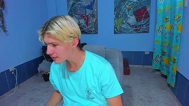 Snapshot of patrik_027 chatting on 11/19/25, 07:36 patrik 027 online show from 11/19/25, 07:36