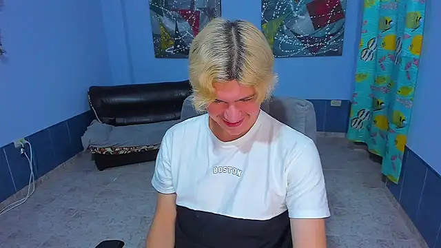 Snapshot of patrik_027 chatting on 11/21/25, 12:43 patrik 027 online show from 11/21/25, 12:43