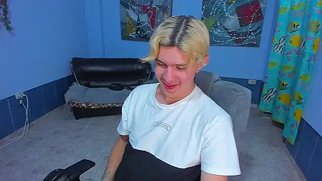 Snapshot of patrik_027 chatting on 11/21/25, 07:12 patrik 027 online show from 11/21/25, 07:12