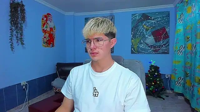 Snapshot of patrik_027 chatting on 12/02/25, 07:09 patrik 027 online show from 12/02/25, 07:09