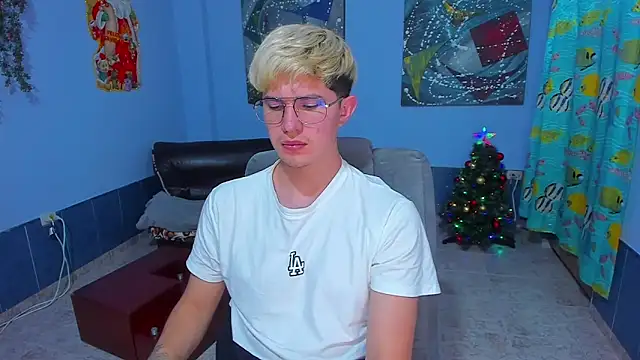 Snapshot of patrik_027 chatting on 12/03/25, 07:16 patrik 027 online show from 12/03/25, 07:16