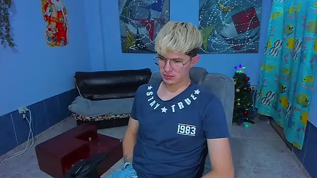 Snapshot of patrik_027 chatting on 12/03/25, 07:23 patrik 027 online show from 12/03/25, 07:23