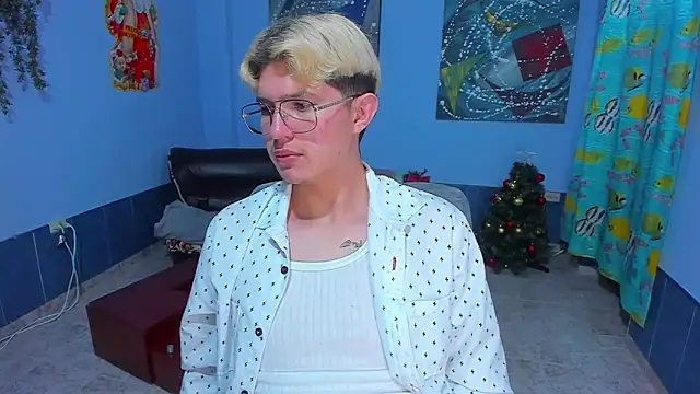 Snapshot of patrik_027 chatting on 12/05/25, 06:15 patrik 027 online show from 12/05/25, 06:15