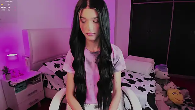 Snapshot of Ainhoads chatting on 10/31/25, 03:13 Ainhoads online show from 10/31/25, 03:13