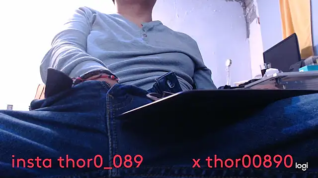 Snapshot of thor000089 chatting on 09/30/25, 03:22 thor000089 online show from 09/30/25, 03:22