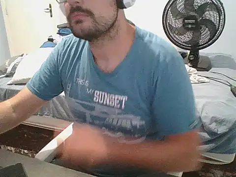 Snapshot of SuyNey chatting on 03/15/26, 07:03 SuyNey online show from 03/15/26, 07:03