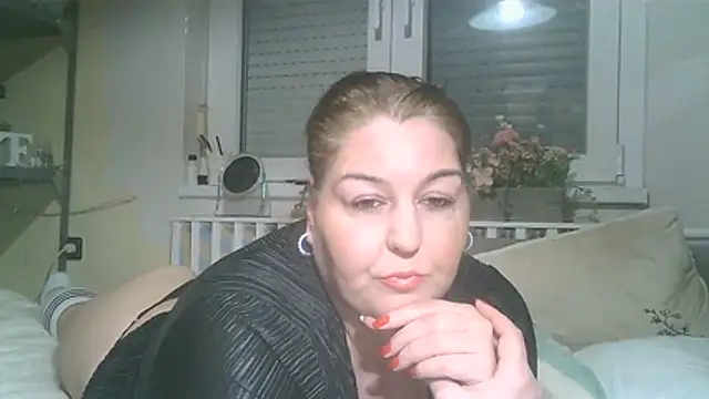 Snapshot of Mileva88 chatting on 01/16/26, 05:39 Mileva88 online show from 01/16/26, 05:39