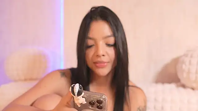 sarah hiill online show from 02/19/25, 11:46