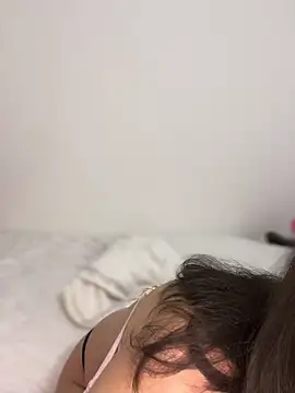 Snapshot of MiahWindsor chatting on 02/26/25, 02:04 MiahWindsor online show from 02/26/25, 02:04