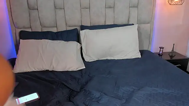 Stefhanyblow online show from 11/07/25, 05:51