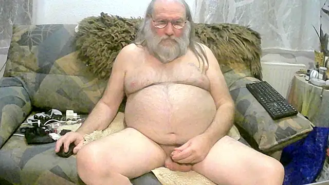 Snapshot of SexySantaC chatting on 01/04/25, 07:55 SexySantaC online show from 01/04/25, 07:55