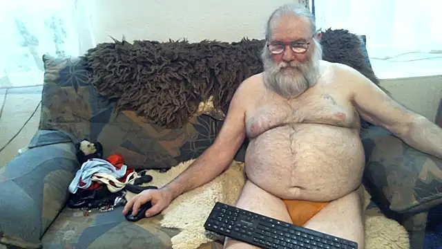 Snapshot of SexySantaC chatting on 02/01/25, 08:05 SexySantaC online show from 02/01/25, 08:05