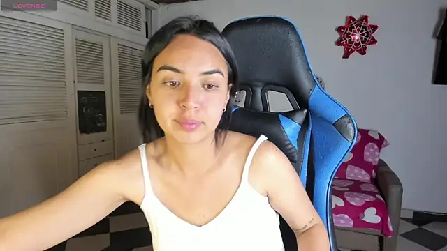 Miss Nicole online show from 12/24/24, 02:10