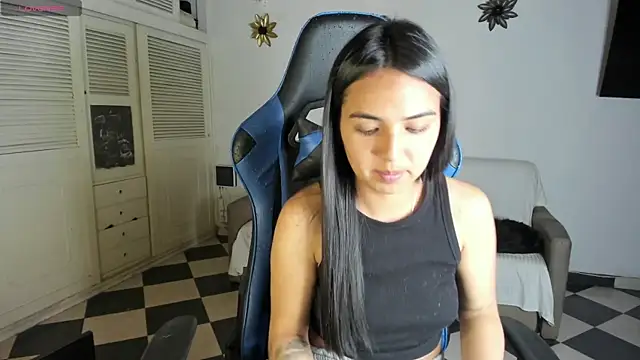 Miss Nicole online show from 12/29/24, 01:24