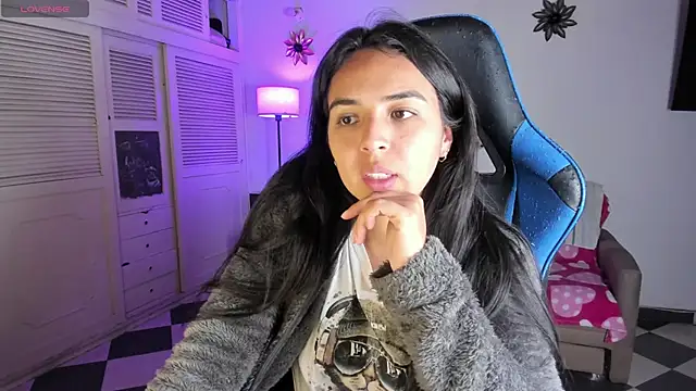 Miss Nicole online show from 12/31/24, 01:15