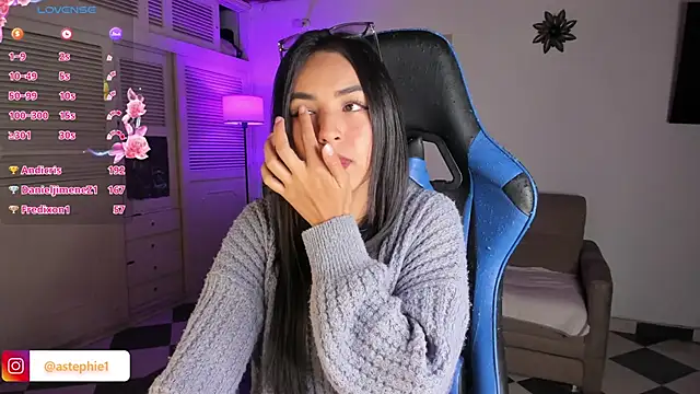 Miss Nicole online show from 01/03/25, 04:22