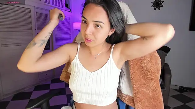 Miss Nicole online show from 01/08/25, 01:32