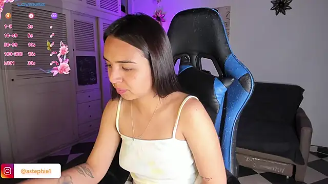 Miss Nicole online show from 01/23/25, 01:19