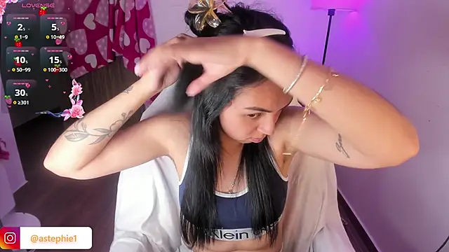 Miss Nicole online show from 11/27/25, 08:22