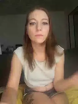 Snapshot of XLisaxx chatting on 09/13/25, 04:01 XLisaxx online show from 09/13/25, 04:01