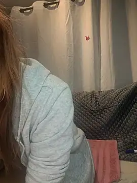 Snapshot of XLisaxx chatting on 09/18/25, 03:30 XLisaxx online show from 09/18/25, 03:30