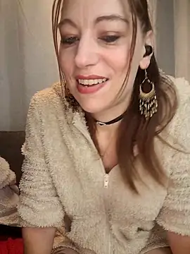 Snapshot of XLisaxx chatting on 09/22/25, 03:41 XLisaxx online show from 09/22/25, 03:41