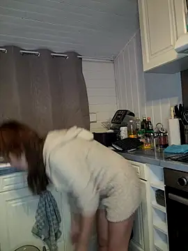 Snapshot of XLisaxx chatting on 10/30/25, 01:40 XLisaxx online show from 10/30/25, 01:40