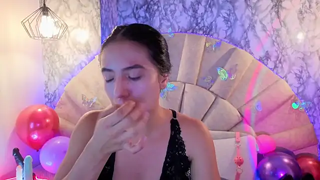  emma miller  online show from 05/07/26, 11:37
