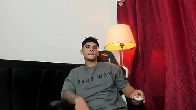 Snapshot of Evan_stoner chatting on 09/26/25, 04:05 Evan stoner online show from 09/26/25, 04:05