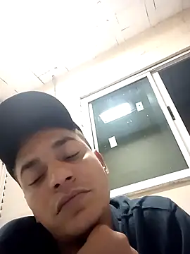 Snapshot of 121fff chatting on 09/15/25, 11:38 121fff online show from 09/15/25, 11:38