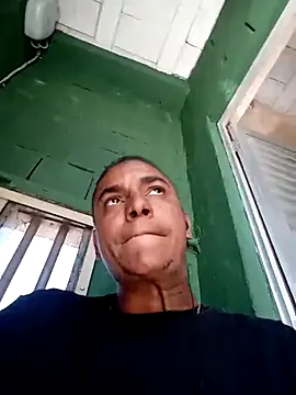 Snapshot of 121fff chatting on 09/29/25, 01:49 121fff online show from 09/29/25, 01:49