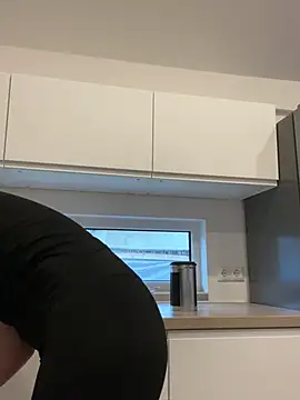 Snapshot of Suesse_Schnitte chatting on 12/10/24, 08:19 Suesse Schnitte online show from 12/10/24, 08:19