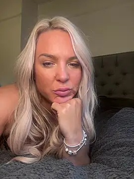 Bustyblondebabe32 online show from 02/09/25, 10:20