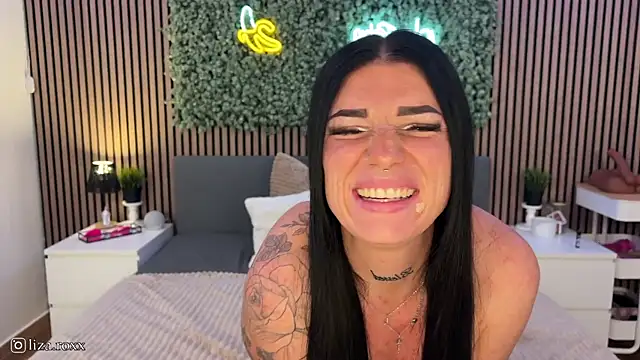 LizaRoxx online show from 10/04/25, 09:57