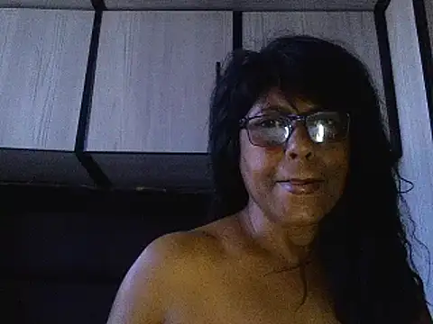 Snapshot of MsAttitude chatting on 01/03/25, 08:10 MsAttitude online show from 01/03/25, 08:10