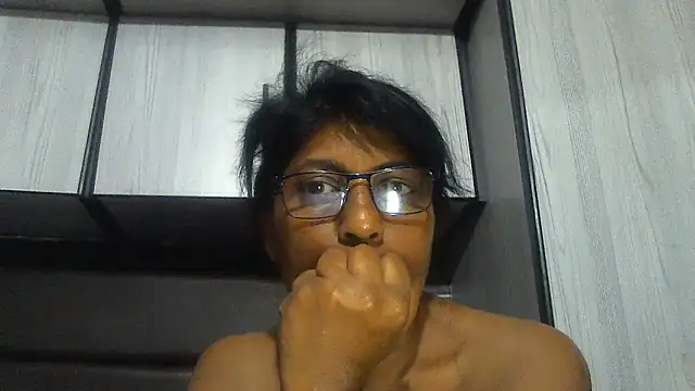 Snapshot of MsAttitude chatting on 01/17/25, 05:30 MsAttitude online show from 01/17/25, 05:30