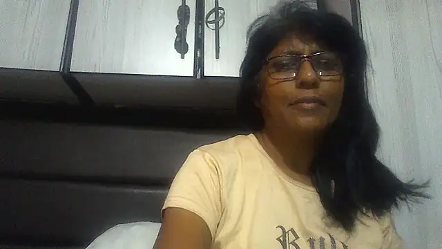 Snapshot of MsAttitude chatting on 02/18/25, 09:32 MsAttitude online show from 02/18/25, 09:32