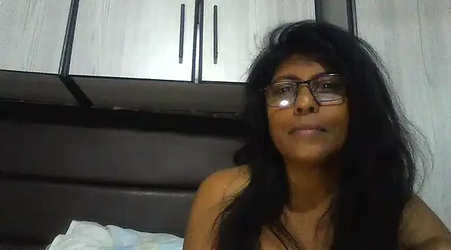 Snapshot of MsAttitude chatting on 03/17/25, 05:27 MsAttitude online show from 03/17/25, 05:27