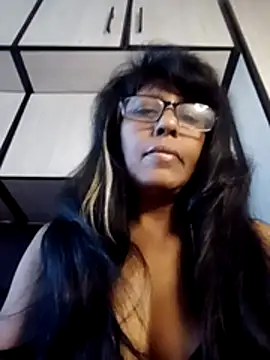MsAttitude online show from 07/08/26, 07:57