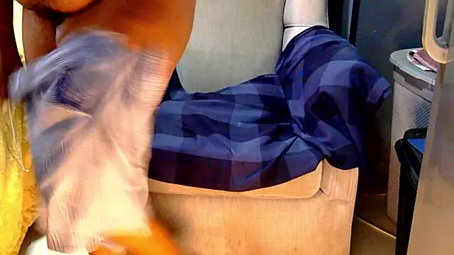 Snapshot of CharlesBlk79_ chatting on 12/05/25, 04:03 CharlesBlk79 online show from 12/05/25, 04:03