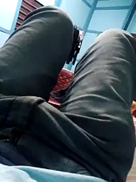 Longlund9 online show from 12/19/25, 04:36