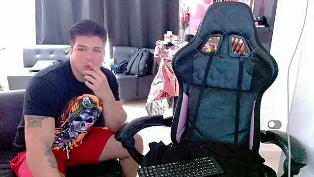 Snapshot of Karen_sex92 chatting on 03/14/25, 01:13 Karen sex92 online show from 03/14/25, 01:13