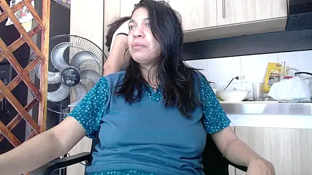 Snapshot of Karen_sex92 chatting on 10/12/25, 07:57 Karen sex92 online show from 10/12/25, 07:57