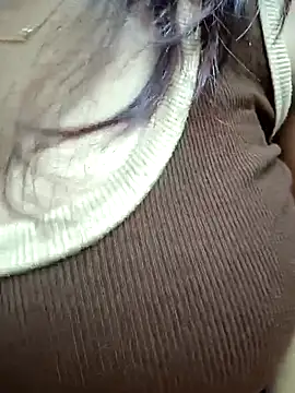 Snapshot of Nia__09 chatting on 10/08/25, 06:27 Nia  09 online show from 10/08/25, 06:27