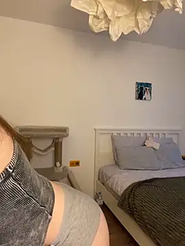 Snapshot of malyshhka chatting on 12/07/24, 12:35 malyshhka online show from 12/07/24, 12:35