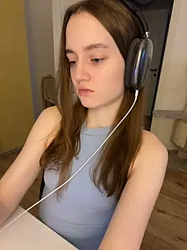 Snapshot of malyshhka chatting on 12/10/24, 07:58 malyshhka online show from 12/10/24, 07:58